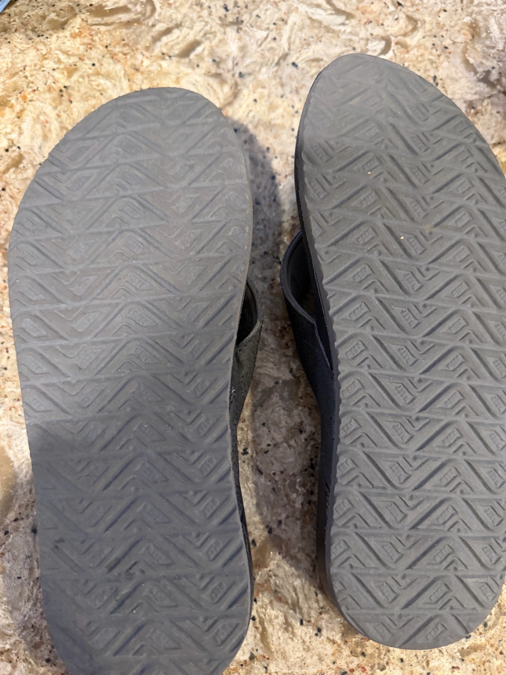 Reef Black Men's Flip Flops with Textured Footbed - Picture 2 of 3